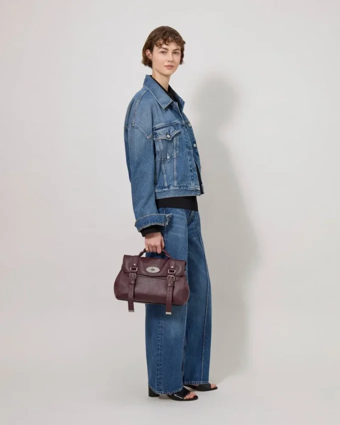 Alexa Black Cherry Natural Grain Damen