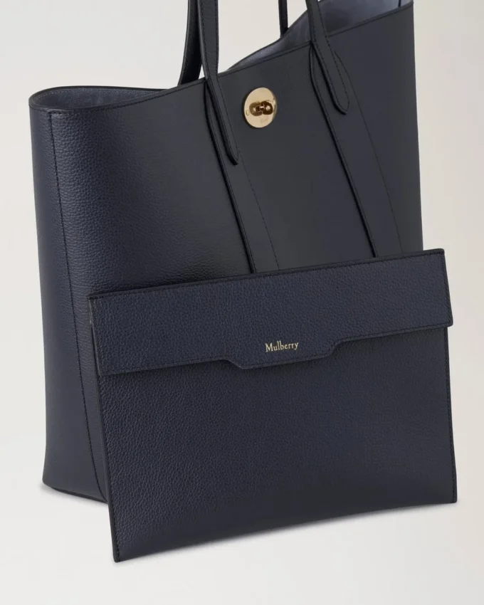 Bayswater Tote Night Sky & Poplin Blue Kleine klassische Narbung mit Kontrast Bayswater Tote Night Sky & Poplin Blue Kleine klassische Narbung mit Kontrast