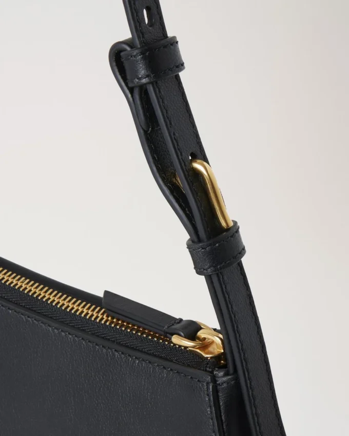 Clovelly-Umhängetasche in Schwarz mit Micro Classic Grain Clovelly-Umhängetasche in Schwarz mit Micro Classic Grain