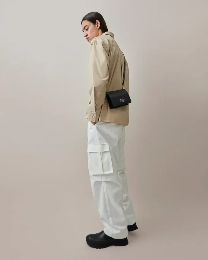 East West Antony Schwarz Small Classic Grain Damen