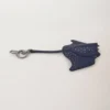 Etui-Schlüsselanhänger – Mantarochen Oxfordblau, klein, klassisches Narbenbild