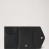 Gefaltete Mehrfach-Kartenbrieftasche aus schwarzem Hochglanzleder Gefaltete Mehrfach-Kartenbrieftasche aus schwarzem Hochglanzleder