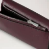 Gefaltete Mehrfach-Kartenbrieftasche Black Cherry Small Classic Grain Gefaltete Mehrfach-Kartenbrieftasche Black Cherry Small Classic Grain