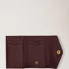 Gefaltete Mehrfach-Kartenbrieftasche, schwarz, klein, klassisches Narbenmuster Gefaltete Mehrfach-Kartenbrieftasche, schwarz, klein, klassisches Narbenmuster