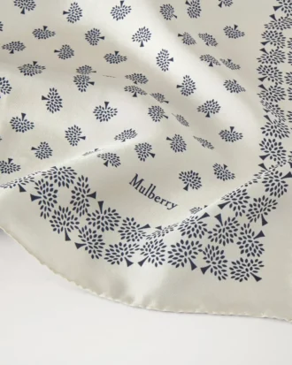 Großer quadratischer Schal – Mulberry-Eierschalen-Seidentwill