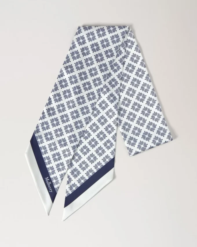 Großer schmaler Schal – Mulberry, Eierschalenfarbe, recyceltes Polyester Großer schmaler Schal – Mulberry, Eierschalenfarbe, recyceltes Polyester