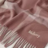 Großkarierter Schal aus Merinowolle in den Farben Autumn Rose & Powder Rose Großkarierter Schal aus Merinowolle in den Farben Autumn Rose & Powder Rose
