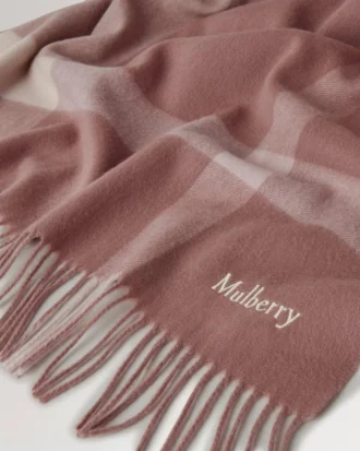 Großkarierter Schal aus Merinowolle in den Farben Autumn Rose & Powder Rose