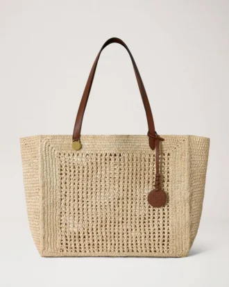 Häkel-Tasche aus natürlicher Raffia – Sommerkollektion Häkel-Tasche aus natürlicher Raffia – Sommerkollektion