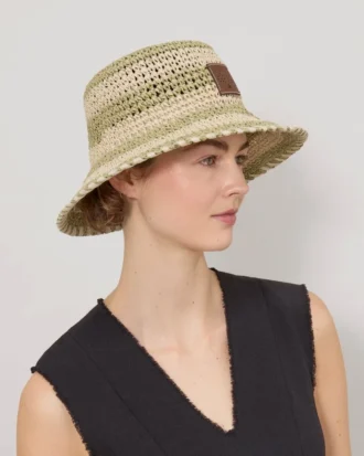 Horizontal gestreifter Bucket Hat aus leinengrünem Papierraffia