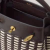 Islington Bucket aus gewebtem Leder in Ebenholz und Eierschalenfarbe Islington Bucket aus gewebtem Leder in Ebenholz und Eierschalenfarbe