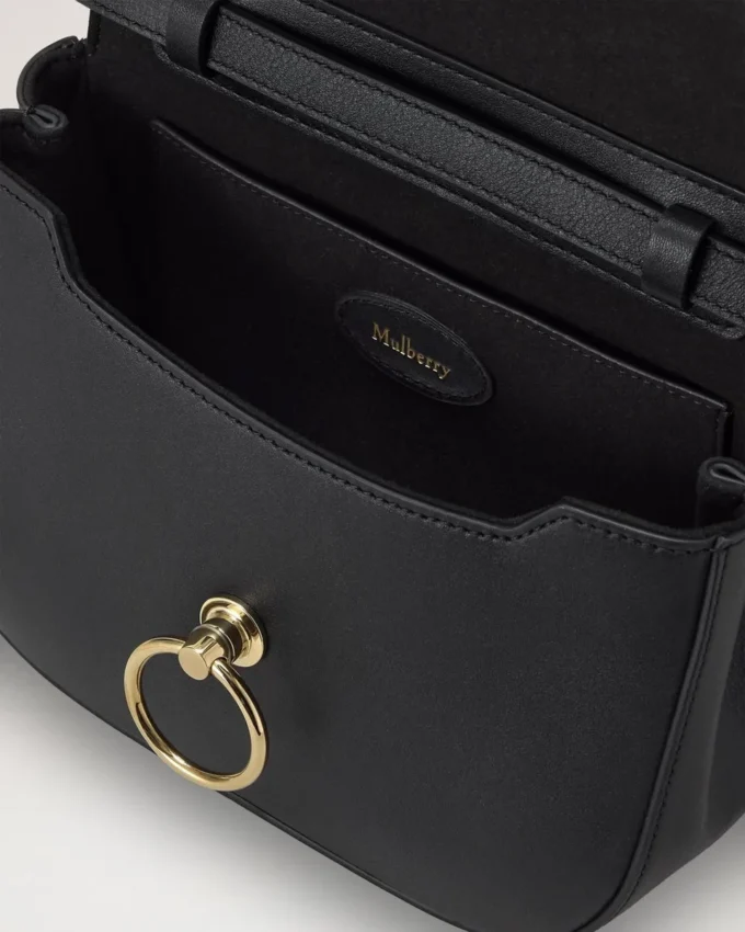 Kleine Amberley-Handtasche mit Tragegriff, schwarzes, geschmeidiges Glattleder Kleine Amberley-Handtasche mit Tragegriff, schwarzes, geschmeidiges Glattleder