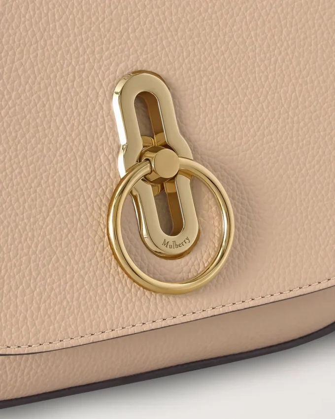 Kleine Amberley-Umhängetasche Crumpet Small Classic Grain Kleine Amberley-Umhängetasche Crumpet Small Classic Grain