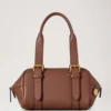 Kleine Boston-Tasche aus hellem Eichenholz mit Heavy Grain-Narbung – Geschenke Kleine Boston-Tasche aus hellem Eichenholz mit Heavy Grain-Narbung – Geschenke