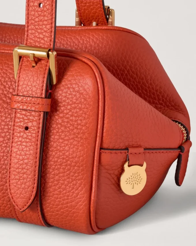 Kleine Boston-Tasche in Korallenrot und Orange, Heavy Grain – die Auswahl für festliche Anlässe Kleine Boston-Tasche in Korallenrot und Orange, Heavy Grain – die Auswahl für festliche Anlässe