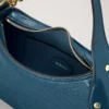 Kleine Hackney-Umhängetasche aus blauem Hochglanzleder Kleine Hackney-Umhängetasche aus blauem Hochglanzleder
