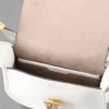 Kleine Sadie-Tasche aus gebrauchtem weißem Ziegenleder mit Print Kleine Sadie-Tasche aus gebrauchtem weißem Ziegenleder mit Print