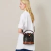 Kleine Scotchgrain-Beuteltasche Schwarz & Cognac Bio-basiertes Scotchgrain Kleine Scotchgrain-Beuteltasche Schwarz & Cognac Bio-basiertes Scotchgrain