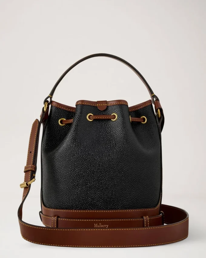 Kleine Scotchgrain-Beuteltasche Schwarz & Cognac Bio-basiertes Scotchgrain Kleine Scotchgrain-Beuteltasche Schwarz & Cognac Bio-basiertes Scotchgrain
