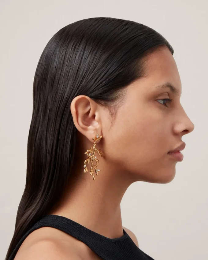 Lange Ohrringe mit Mulberry-Motiv, Gold, Materialmix Lange Ohrringe mit Mulberry-Motiv, Gold, Materialmix