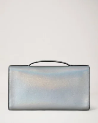 Lily Clutch aus silber-schillerndem Leder mit Eidechsenprägung