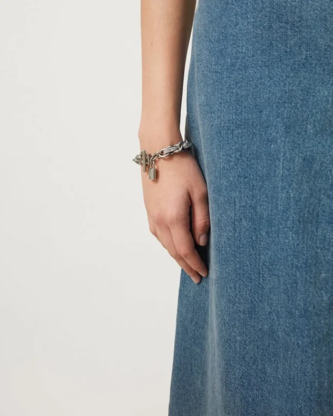 Lily Leder-Kettenarmband, klein, hellgraues, Silky Calf-Leder & versilberter Edelstahl Lily Leder-Kettenarmband, klein, hellgraues, Silky Calf-Leder & versilberter Edelstahl