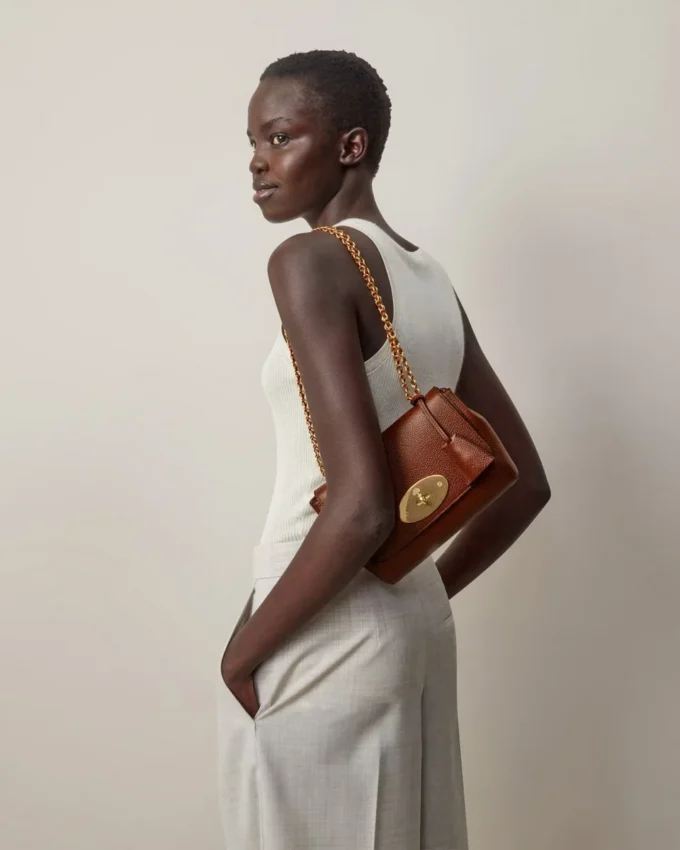Lily-Tasche aus klein genarbtem Leder in Eiche von Mulberry Lily-Tasche aus klein genarbtem Leder in Eiche von Mulberry