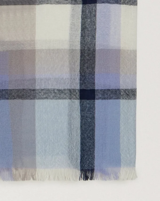 Mega Check Schal aus Popeline in Blau und Ecru, Kaschmirmischung Mega Check Schal aus Popeline in Blau und Ecru, Kaschmirmischung