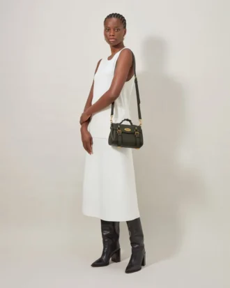 Mini Alexa Juniper Green Heavy Grain Taschen