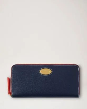 Mulberry-Plakette, Geldbörse mit 8 Kreditkartenfächern und Reißverschluss, Night Sky & Coral Orange, klein, klassisches Narbenleder Mulberry-Plakette, Geldbörse mit 8 Kreditkartenfächern und Reißverschluss, Night Sky & Coral Orange, klein, klassisches Narbenleder