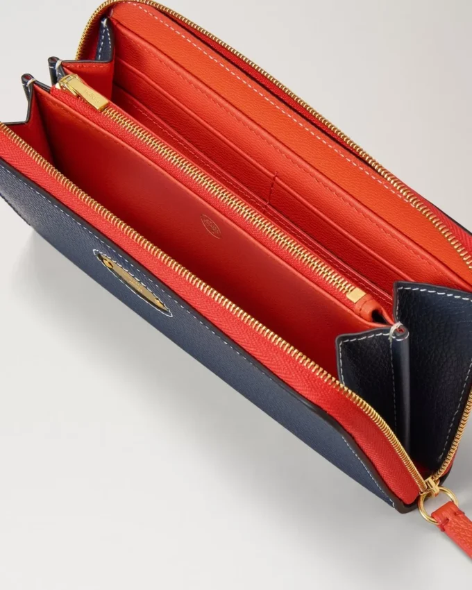 Mulberry-Plakette, Geldbörse mit 8 Kreditkartenfächern und Reißverschluss, Night Sky & Coral Orange, klein, klassisches Narbenleder Mulberry-Plakette, Geldbörse mit 8 Kreditkartenfächern und Reißverschluss, Night Sky & Coral Orange, klein, klassisches Narbenleder