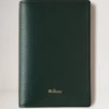 Passhülle Mulberry Green Small Classic Grain Passhülle Mulberry Green Small Classic Grain