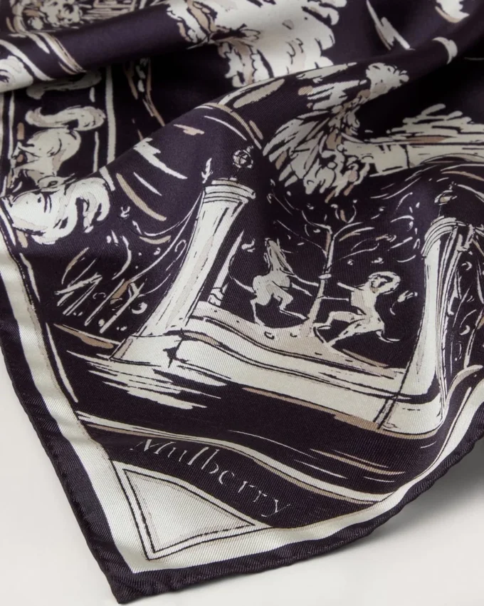 Quadratischer Schal – British Park Deep Aubergine Seidentwill Quadratischer Schal – British Park Deep Aubergine Seidentwill