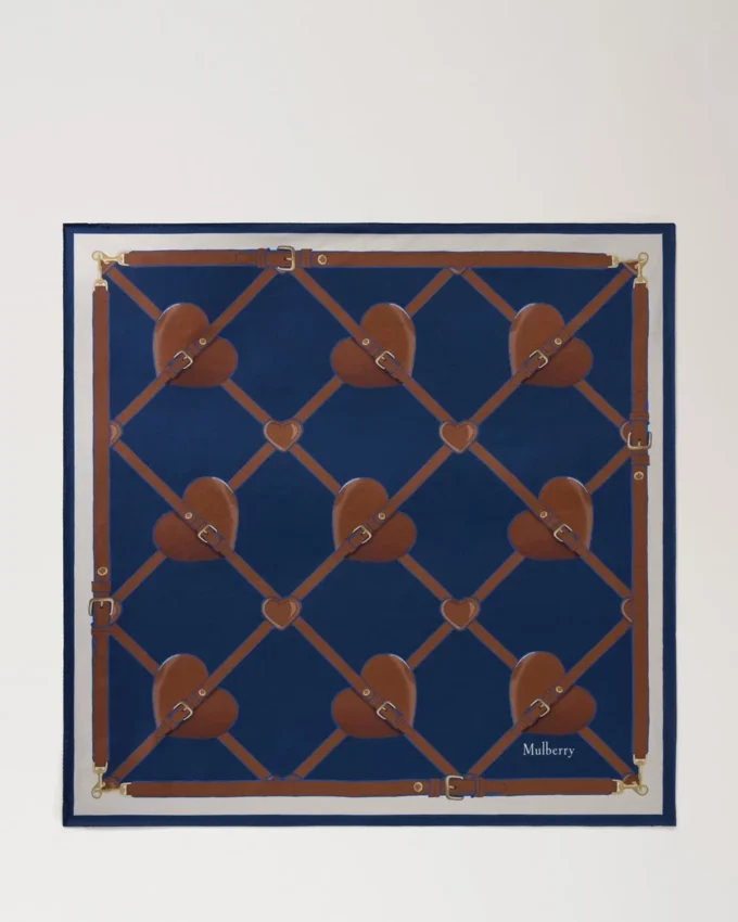 Quadratischer Schal – Herz-Taschen Pigmentblauer Seidentwill Quadratischer Schal – Herz-Taschen Pigmentblauer Seidentwill