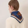 Quadratischer Schal – Herz-Taschen Pigmentblauer Seidentwill Quadratischer Schal – Herz-Taschen Pigmentblauer Seidentwill
