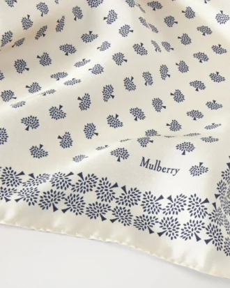 Quadratischer Schal – Mulberry-Eierschalen-Seidentwill