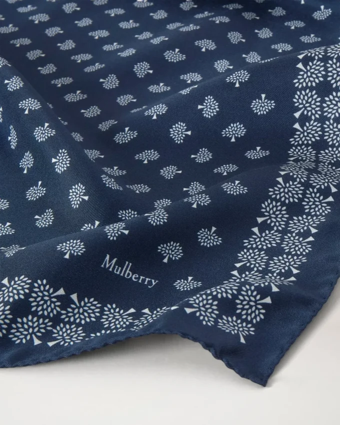 Quadratischer Schal – Mulberry und Nachthimmel aus Seidentwill Quadratischer Schal – Mulberry und Nachthimmel aus Seidentwill