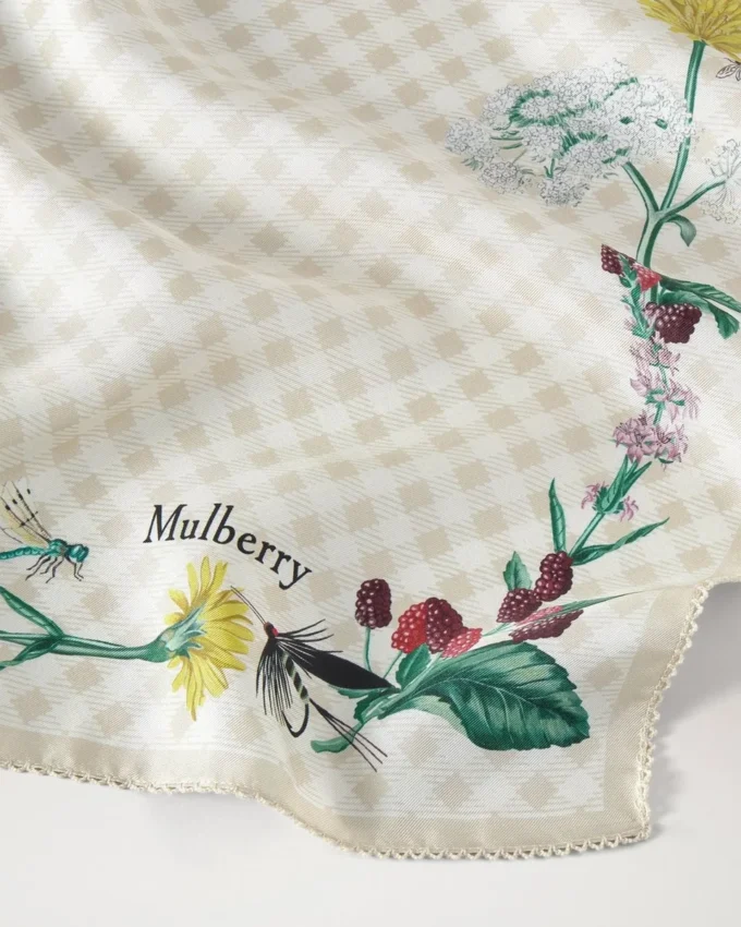 Quadratischer Schal – Riverside Floral Eggshell Seidentwill Quadratischer Schal – Riverside Floral Eggshell Seidentwill