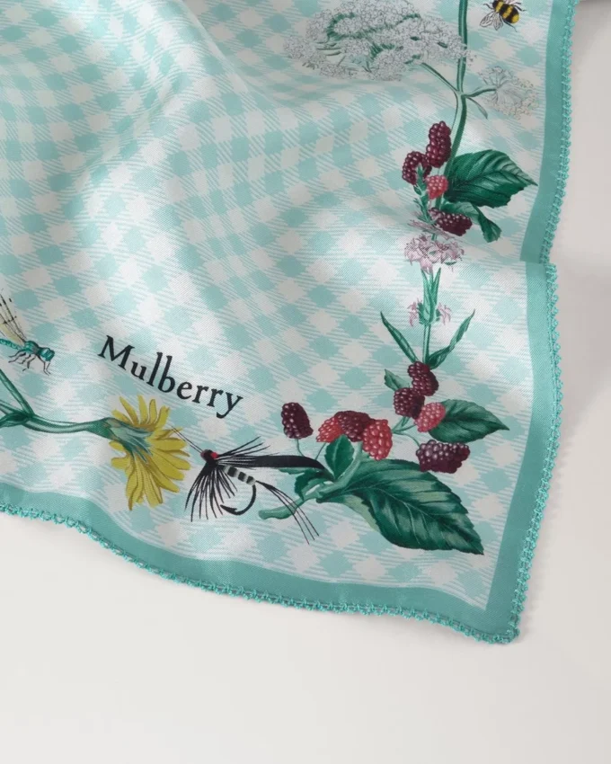 Quadratischer Schal – Riverside Floral Marina Blue Seidentwill Quadratischer Schal – Riverside Floral Marina Blue Seidentwill