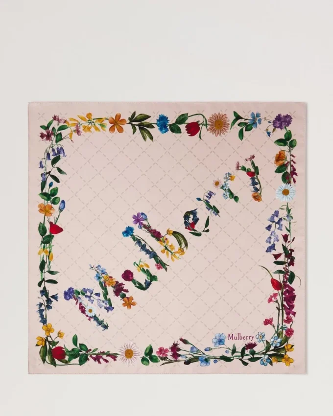 Quadratischer Schal – Wild Floral Blossom Pink Seidentwill Quadratischer Schal – Wild Floral Blossom Pink Seidentwill