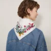 Quadratischer Schal – Wild Floral Eggshell Seidentwill für Damen Quadratischer Schal – Wild Floral Eggshell Seidentwill für Damen