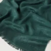 Rechteckiger Schal mit Maulbeerbaum-Motiv, Mulberry Green, Baumwoll-Seiden-Mischung Rechteckiger Schal mit Maulbeerbaum-Motiv, Mulberry Green, Baumwoll-Seiden-Mischung