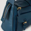 Roxanne-Umhängetasche aus blauem Hochglanzleder Roxanne-Umhängetasche aus blauem Hochglanzleder