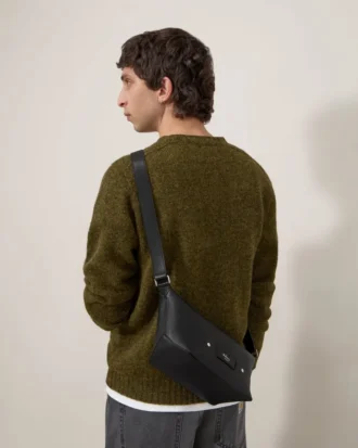 Rye Small Messenger Schwarz Geschmeidiges Kalbsleder Herren