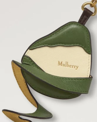 Schlüsselanhänger „Peeling Fruit“ – Birne, Farn und Eierschale, Materialmix