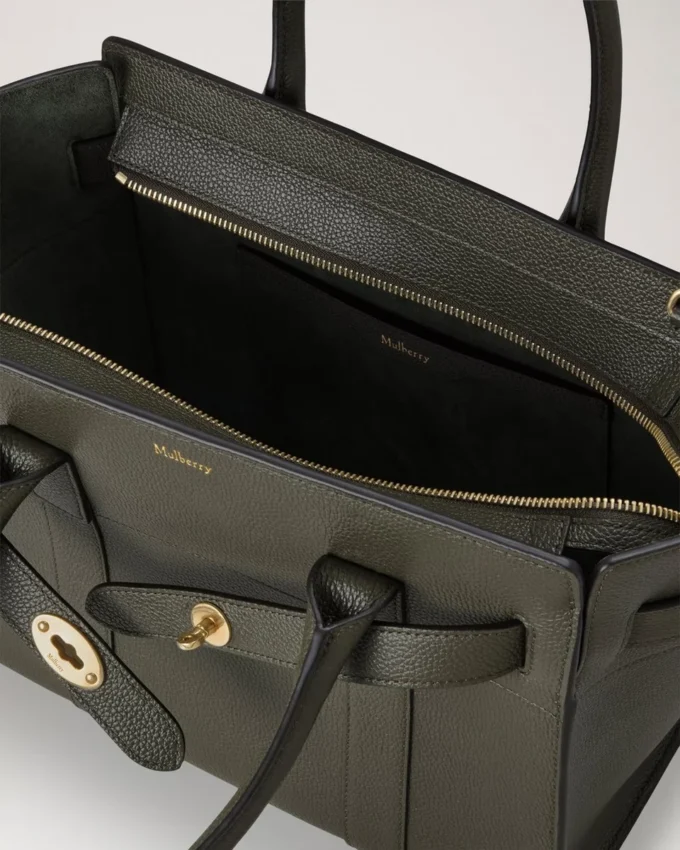 Small Zipped Bayswater in Juniper Green, kleine klassische Narbung Small Zipped Bayswater in Juniper Green, kleine klassische Narbung