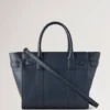 Small Zipped Bayswater „Night Sky“ in klassischer Narbung