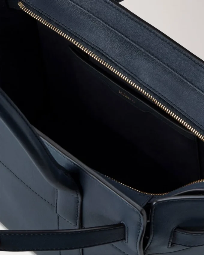 Small Zipped Bayswater „Night Sky“ in klassischer Narbung