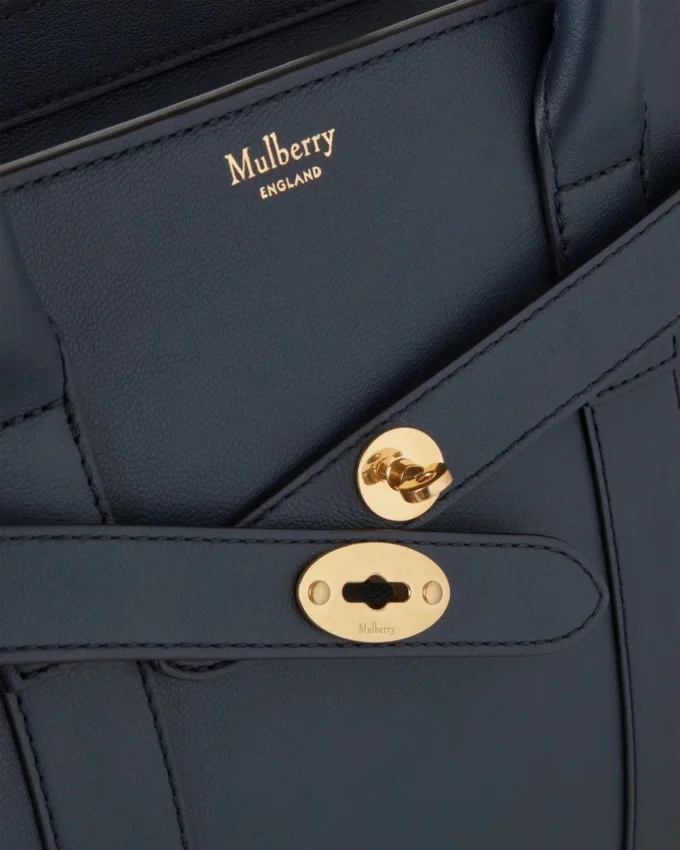 Small Zipped Bayswater „Night Sky“ in klassischer Narbung