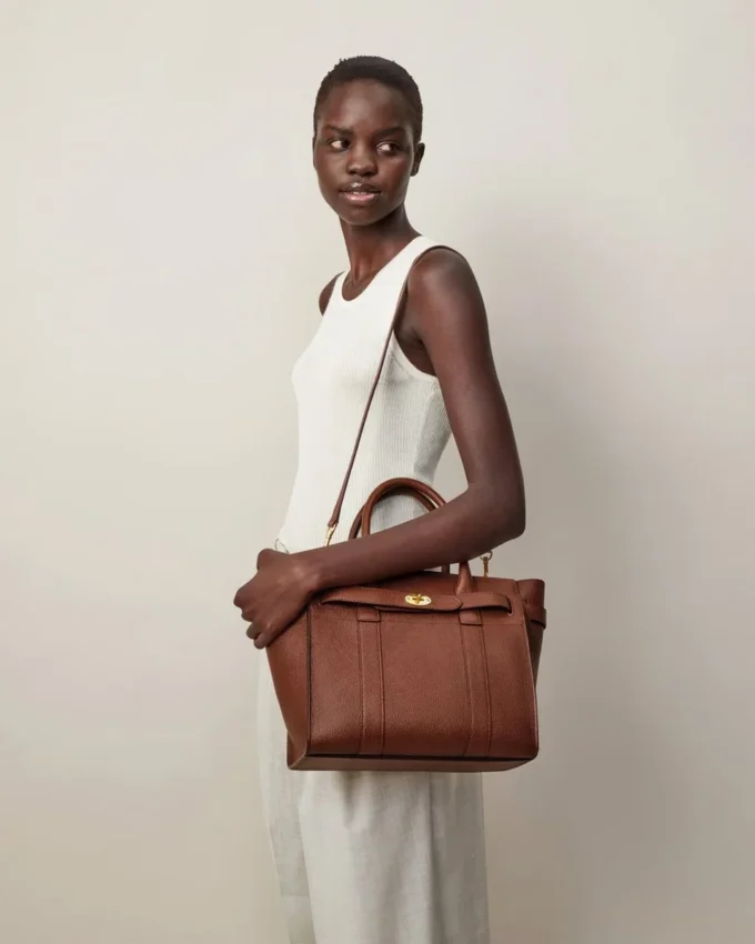 Small Zipped Bayswater Oak Two-Tone Small Classic Grain Small Zipped Bayswater Oak Two-Tone Small Classic Grain